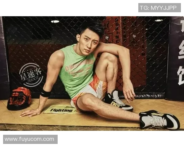 足球明星展现完美腹肌的精彩瞬间与健身秘诀分享