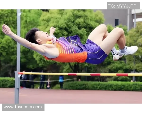 重庆足球队在全国锦标赛中的拼搏历程与荣耀时刻回顾