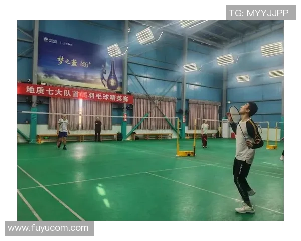 成都羽毛球队荣登最新羽毛球团队协作排行榜前列引领风骚